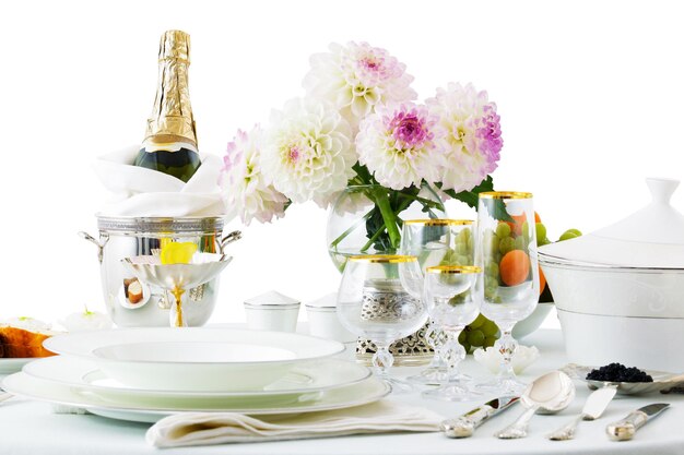 Zestaw stołu z gotowym posiłkiem